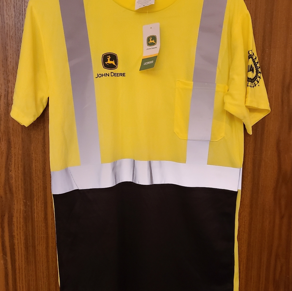 NWT OccuNomix John Deer Reflective Shirt in size Medium